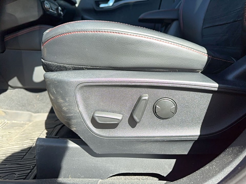 Ford Kuga 2,5 PHEV ST-Line X CVT 5d