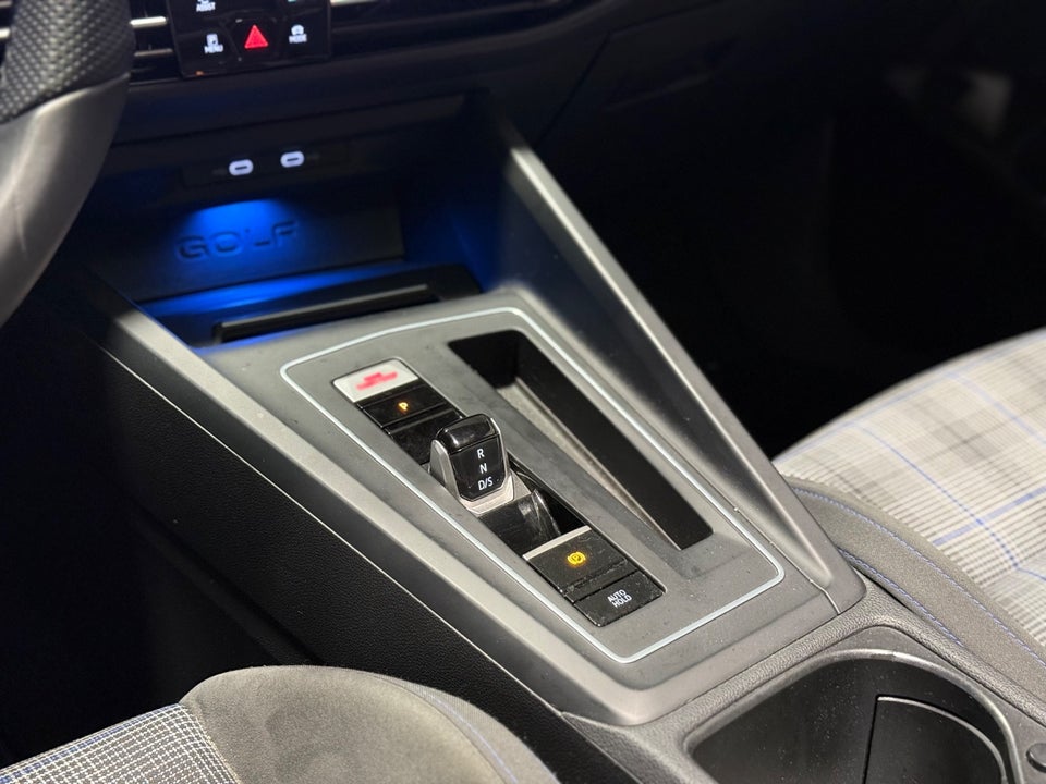 VW Golf VIII 1,4 GTE DSG 5d