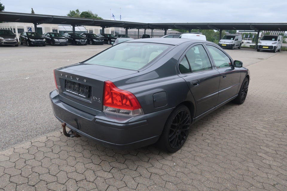 Volvo S60 2,4 140 Kinetic 4d