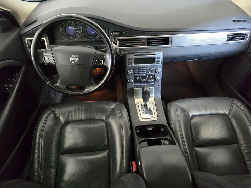 Volvo V70 2,4 D5 205 Summum aut. 5d
