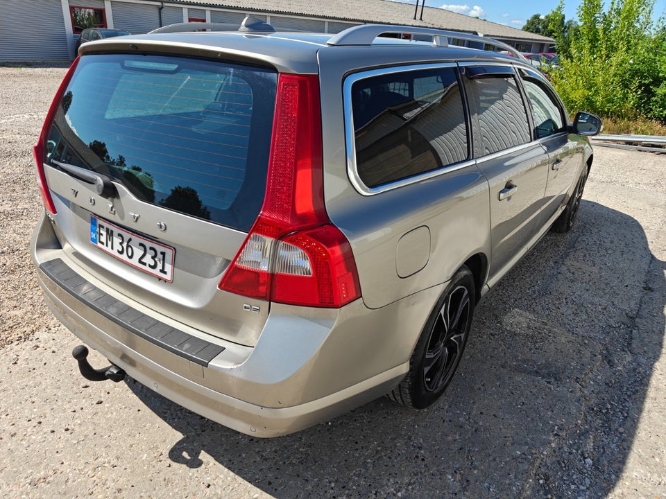 Volvo V70 2,4 D5 185 R-Design aut. 5d