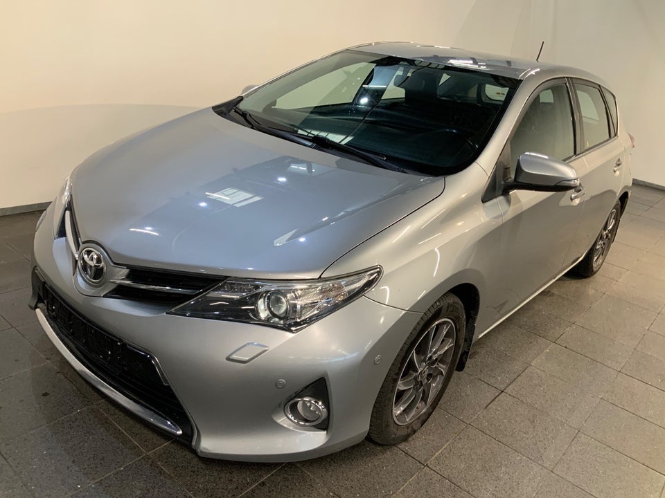 Toyota Auris 1,4 D-4D T2+ 5d