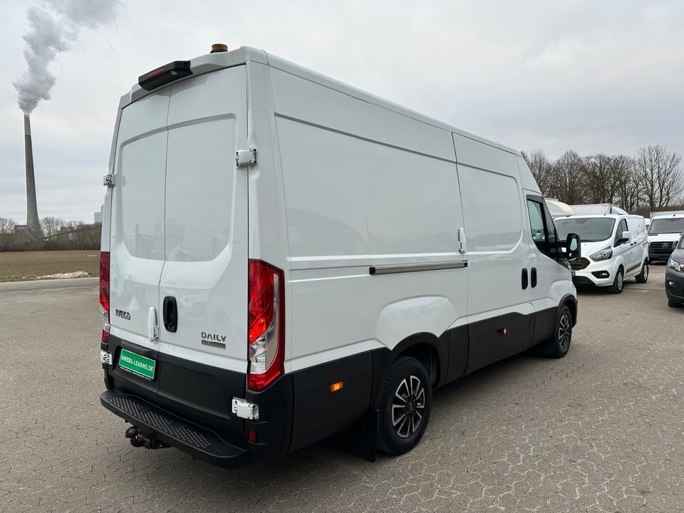 Iveco Daily 2,3 35C12 12m³ Van AG8