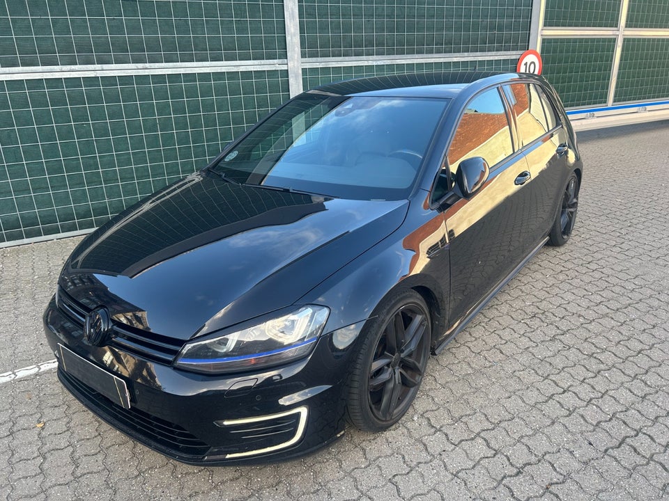 VW Golf VII 1,4 GTE DSG 5d