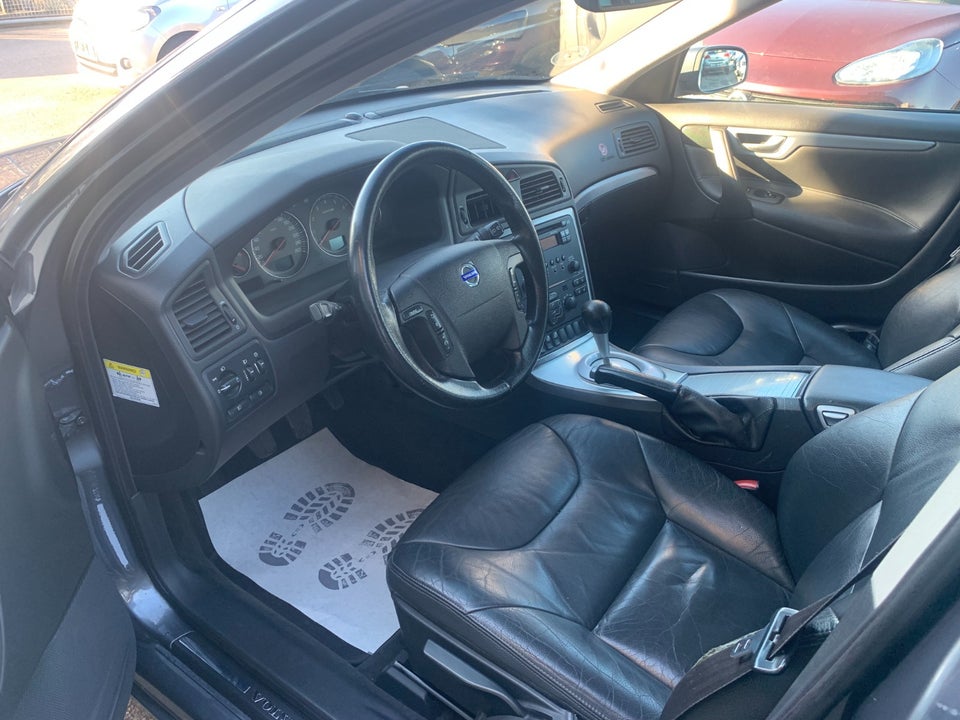 Volvo V70 2,4 140 Momentum 5d