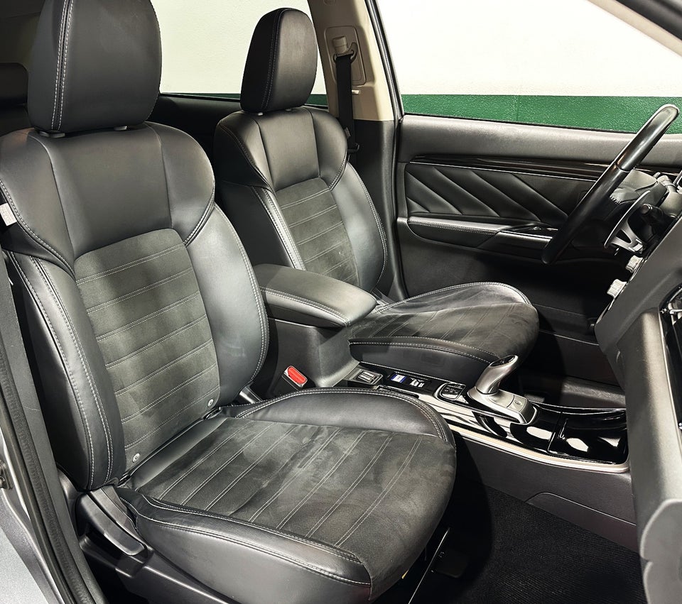 Mitsubishi Outlander 2,4 PHEV Instyle CVT 4WD 5d