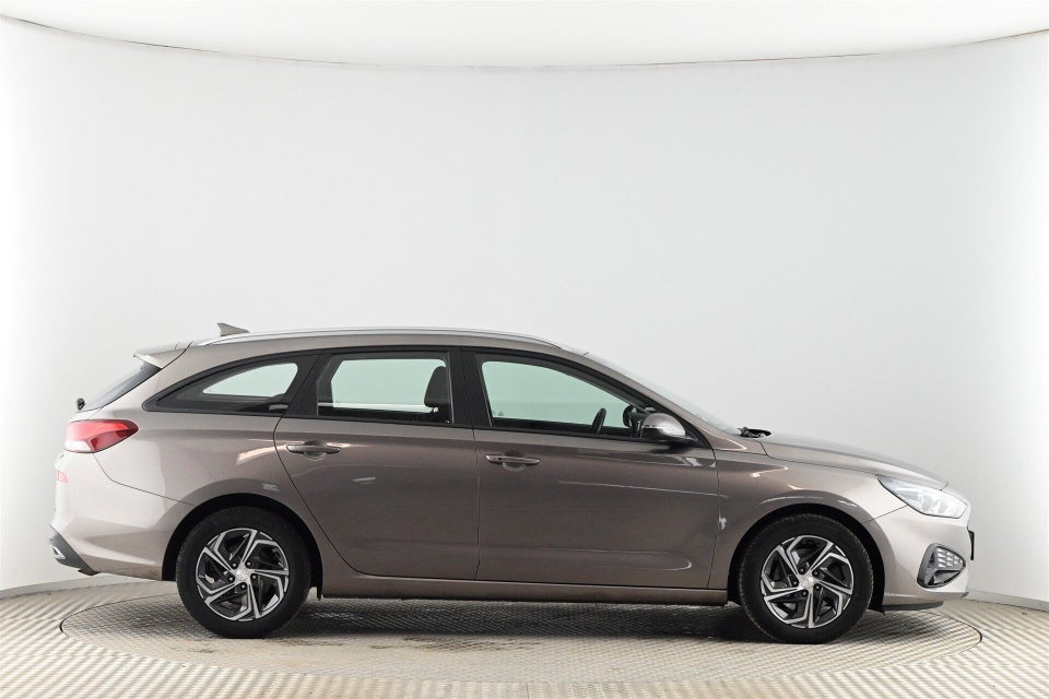 Hyundai i30 1,0 T-GDi Essential stc. DCT 5d