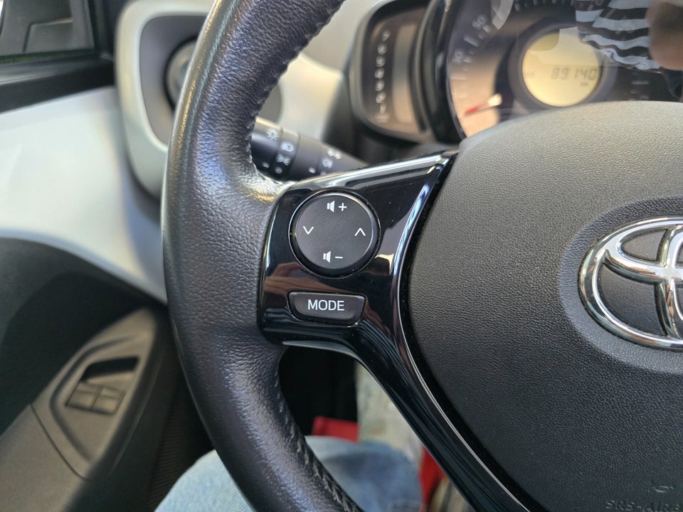 Toyota Aygo 1,0 VVT-i x-sky 5d