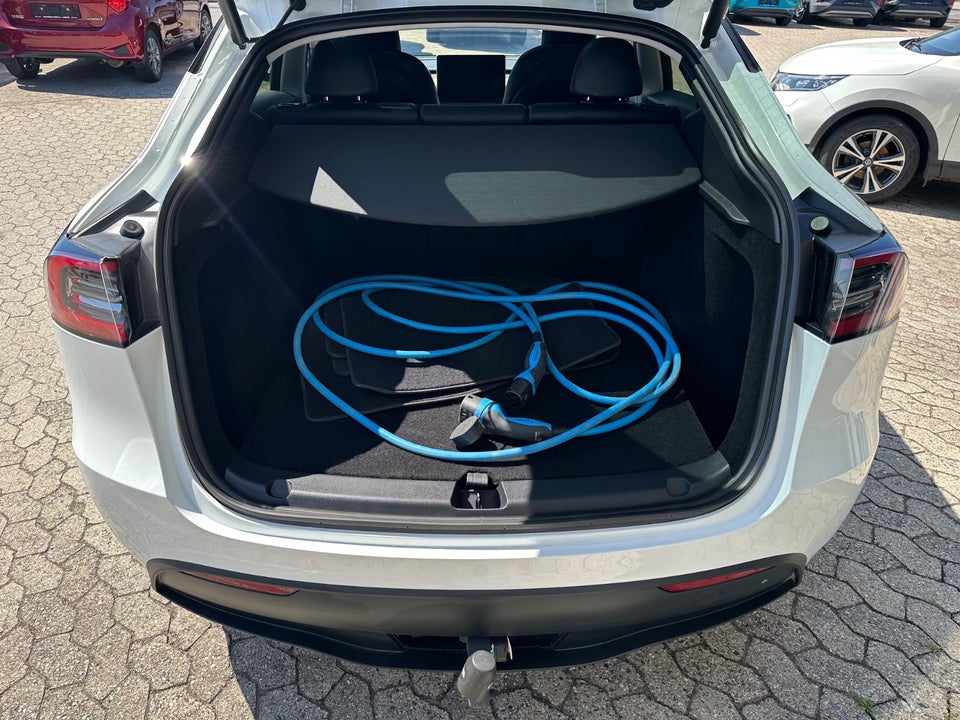 Tesla Model Y Long Range AWD 5d