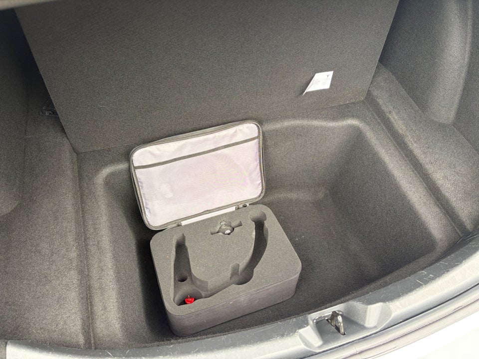 Tesla Model 3 RWD 4d