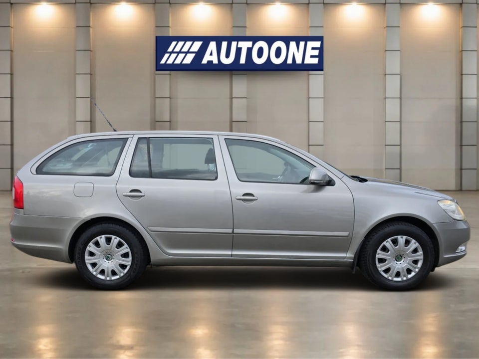 Skoda Octavia 1,8 TSi 160 Ambiente Combi 5d