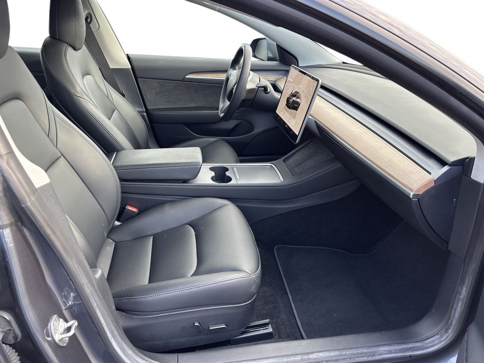 Tesla Model 3 RWD 4d