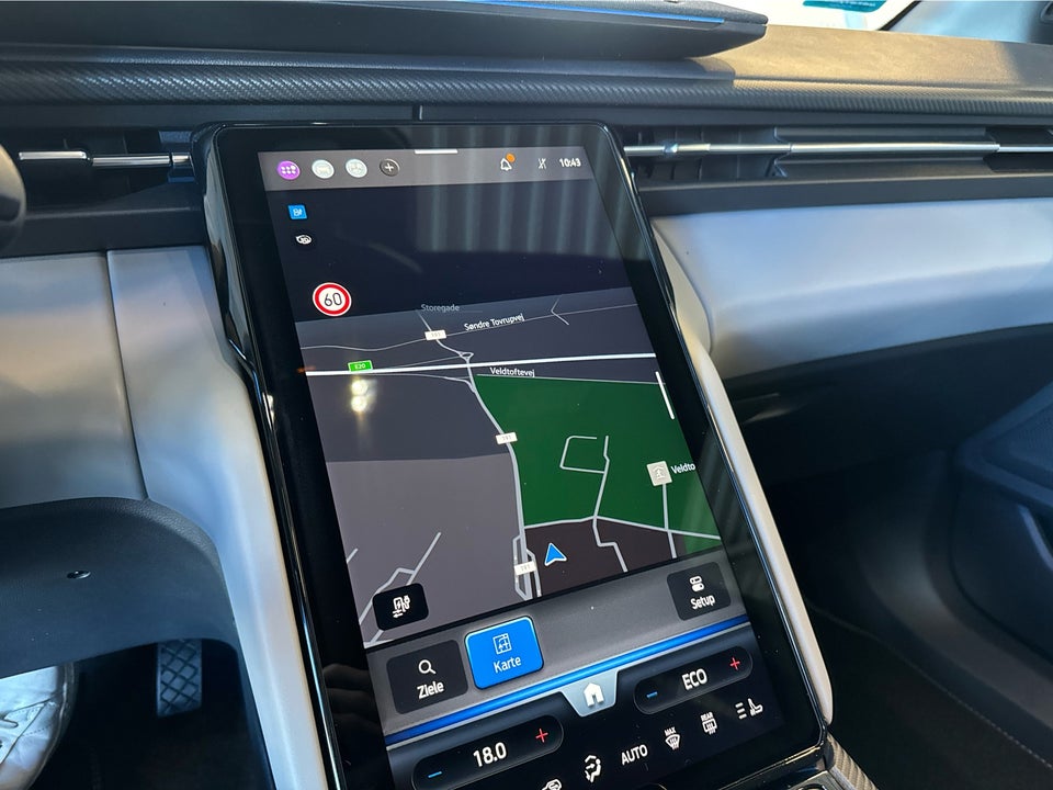 Ford Explorer 82 Premium Extended Range 5d