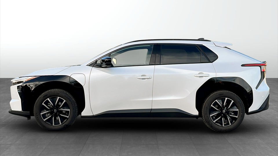 Toyota bZ4X 73 Executive 5d