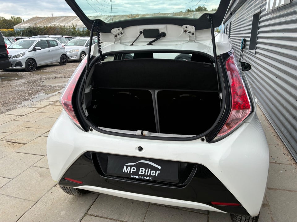 Toyota Aygo 1,0 VVT-i x-play x-touch 5d