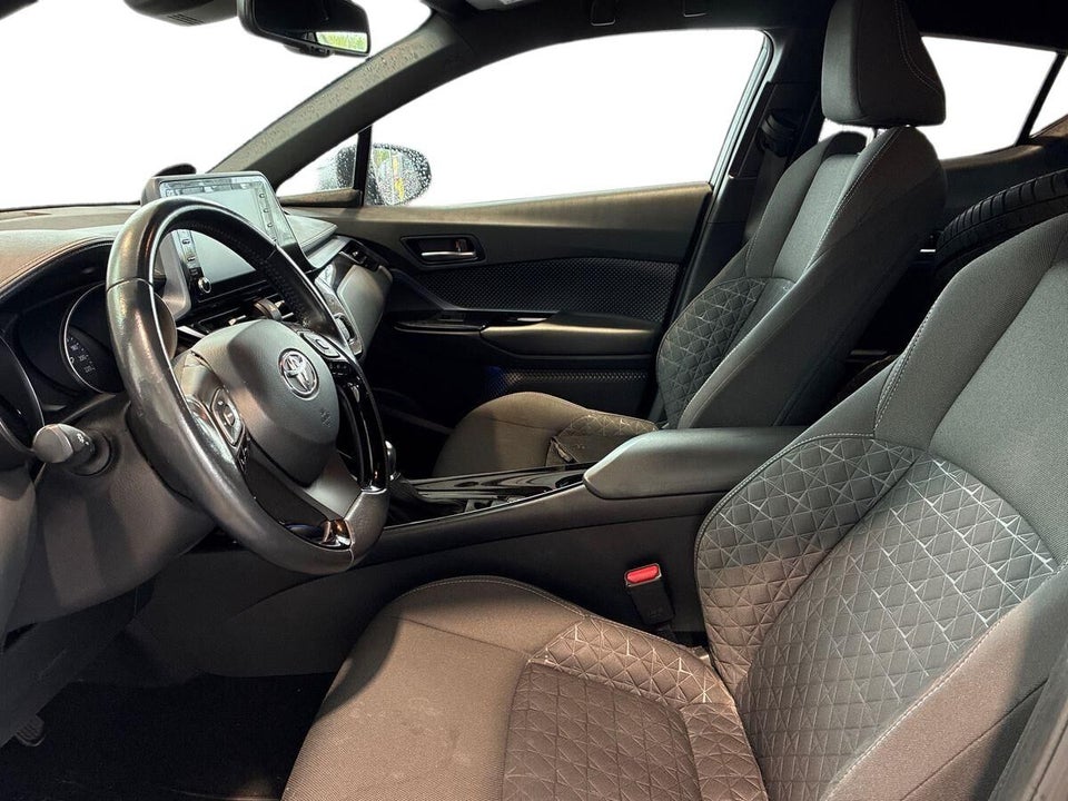 Toyota C-HR 1,8 Hybrid C-LUB CVT 5d