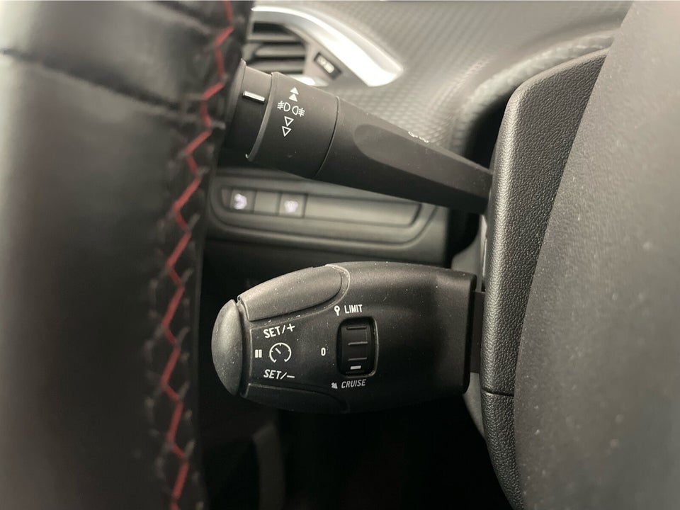 Peugeot 2008 1,5 BlueHDi 120 GT Line Sky EAT6 5d