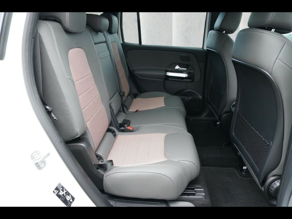 Mercedes EQB300 Progressive Advance Plus 4Matic 5d