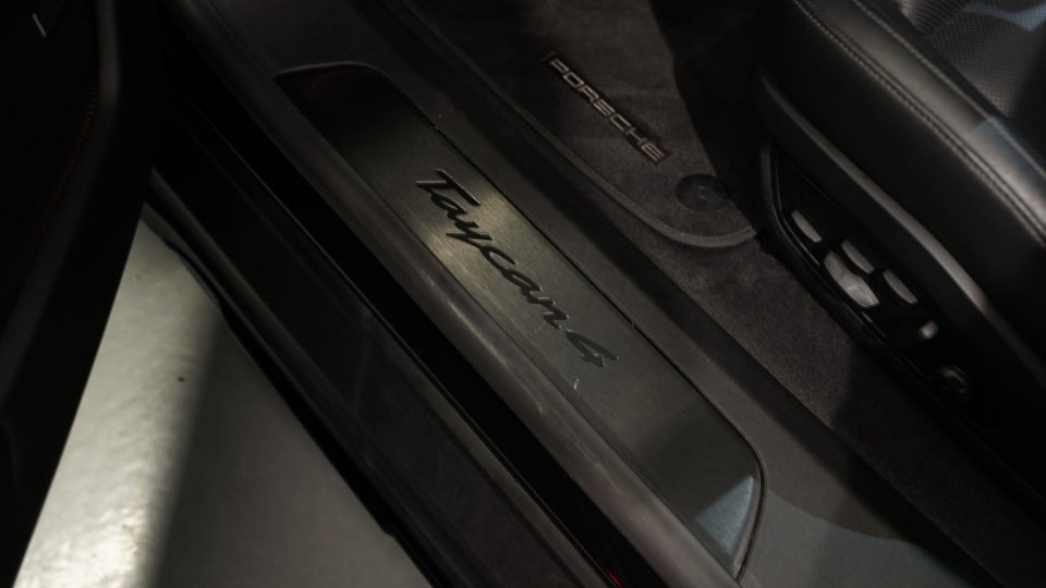 Porsche Taycan 4 Performance+ Cross Turismo 5d