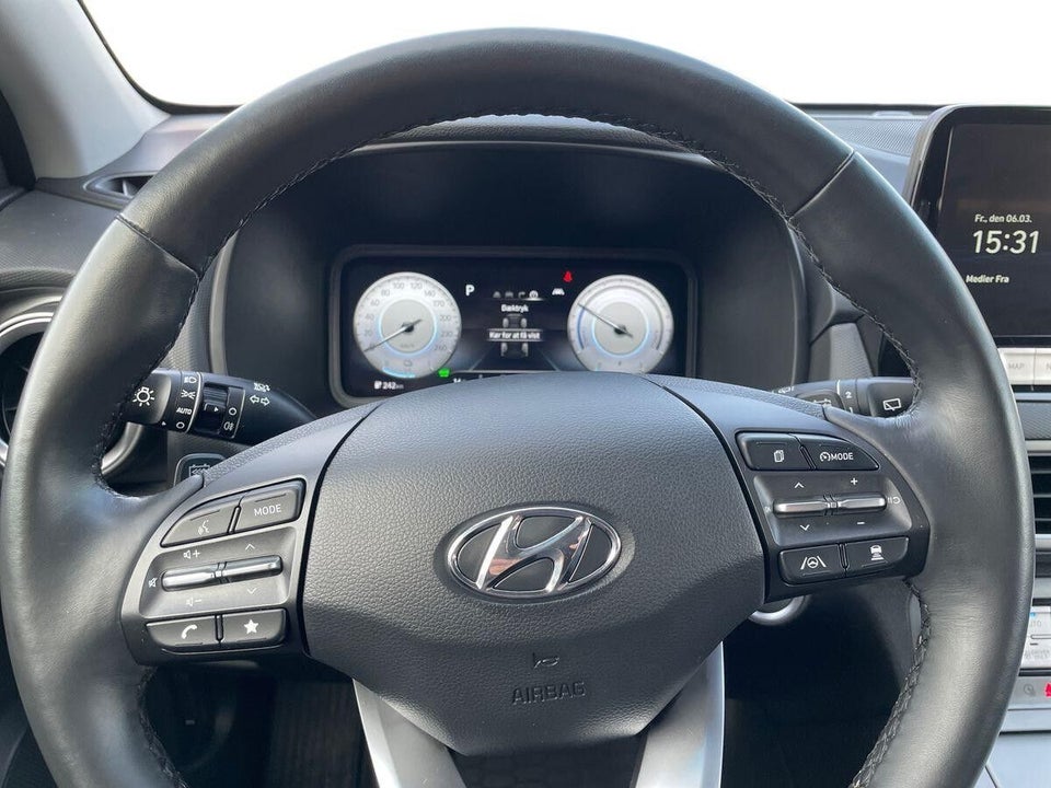 Hyundai Kona 64 EV Essential 5d