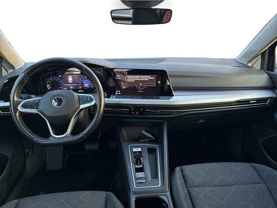 VW Golf VIII 1,5 TSi 130 Life Variant 5d