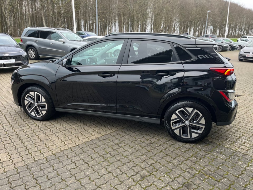 Hyundai Kona 64 EV Essential 5d