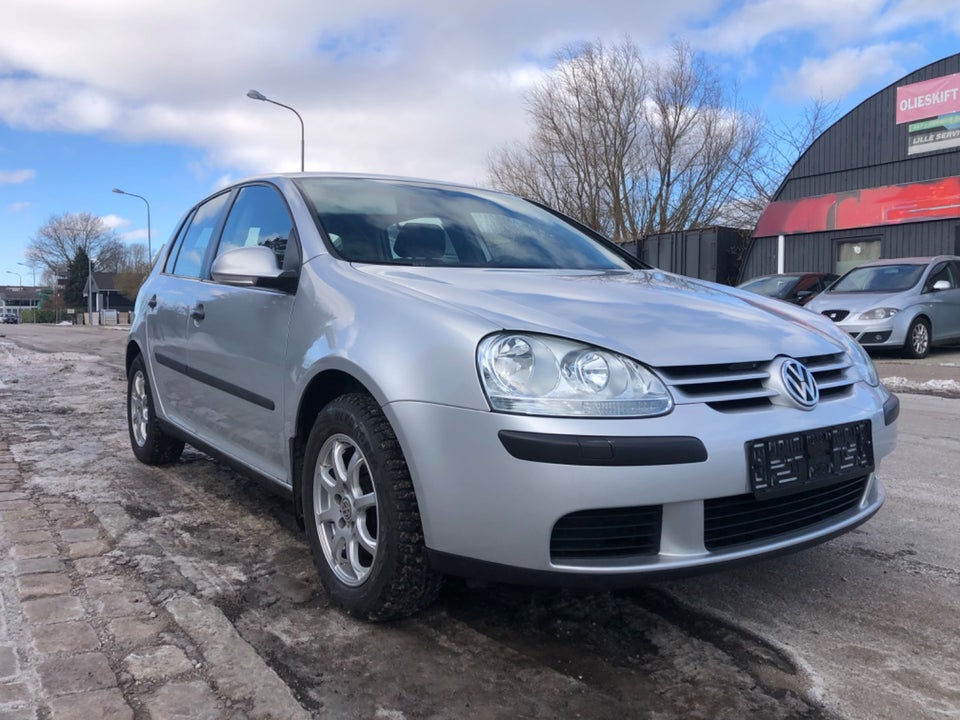 VW Golf V 1,6 Comfortline 5d