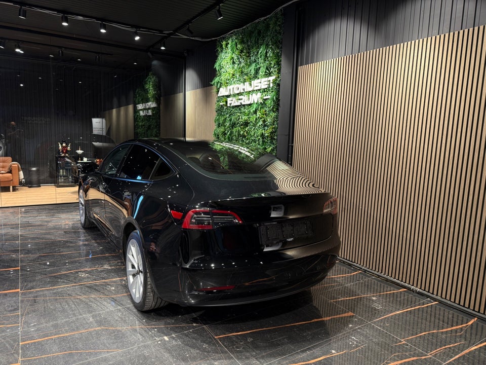 Tesla Model 3 RWD 4d