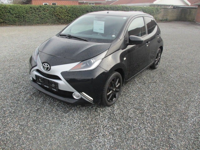 Toyota Aygo 1,0 VVT-i x-black 5d