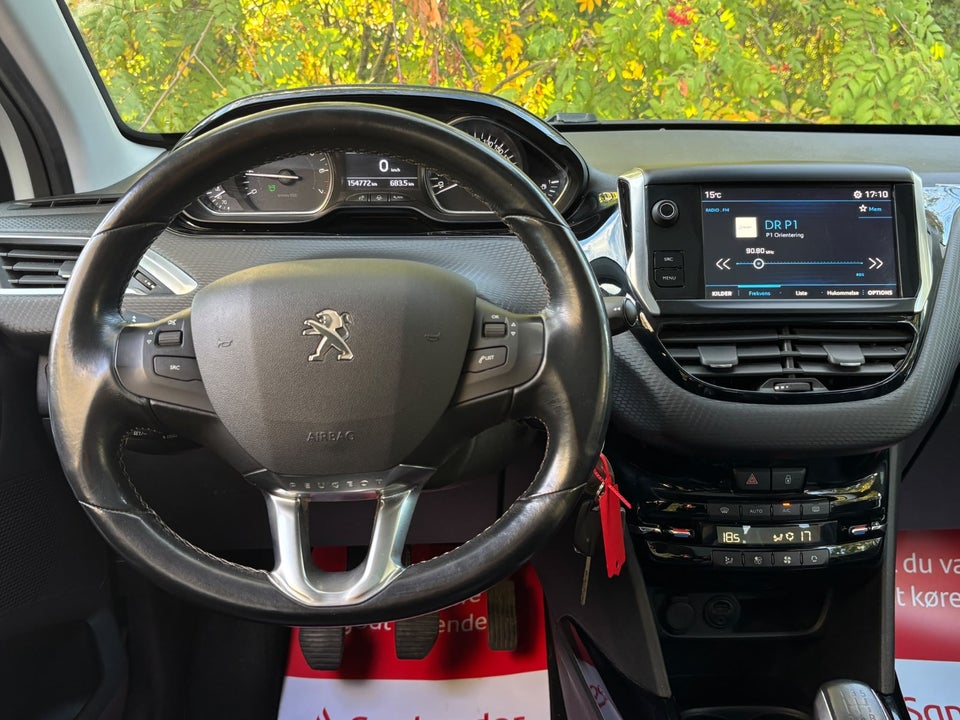 Peugeot 2008 1,2 e-THP 110 Allure Sky 5d