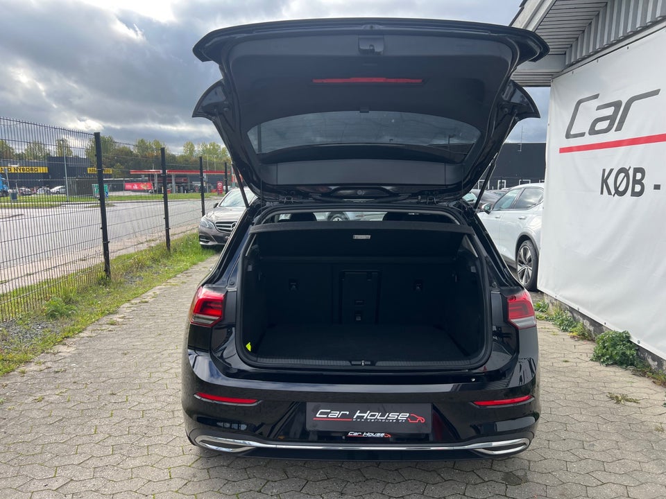 VW Golf VIII 1,5 eTSi 150 Style 75 Years Edition DSG 5d