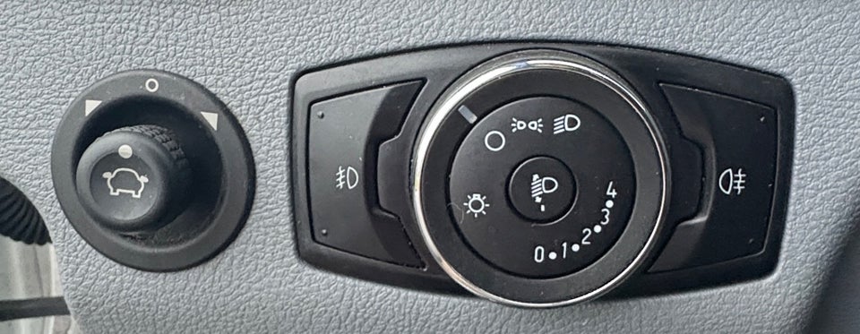 Ford Transit Custom 310L 2,0 TDCi 130 Ambiente