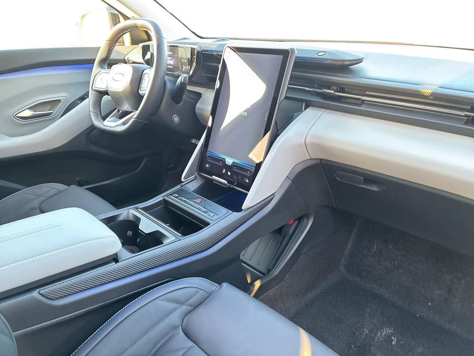 Ford Explorer 77 Premium Extended Range 5d