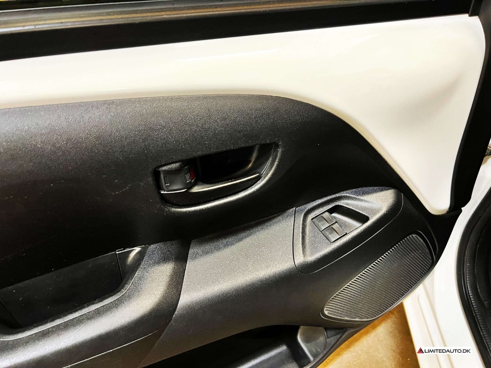 Toyota Aygo 1,0 VVT-i x-press 5d