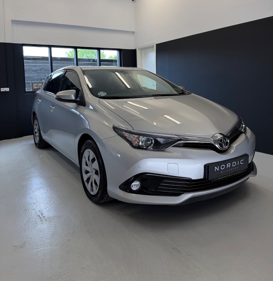 Toyota Auris 1,2 T T2 Comfort 5d
