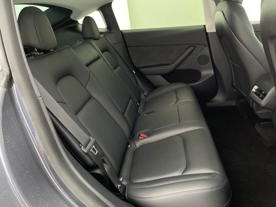 Tesla Model Y Long Range AWD 5d