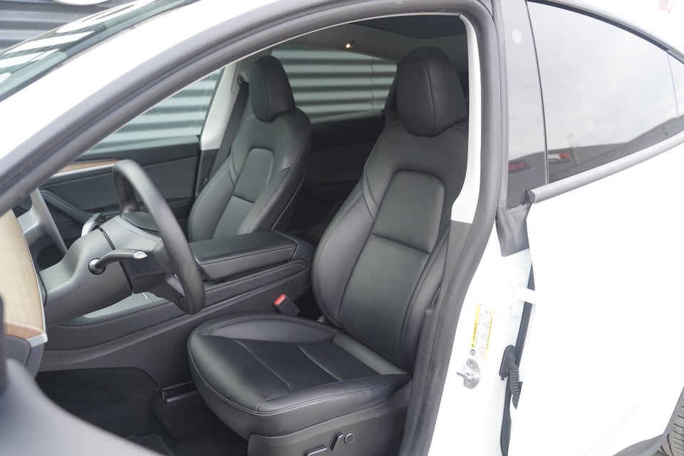 Tesla Model Y Long Range AWD 5d