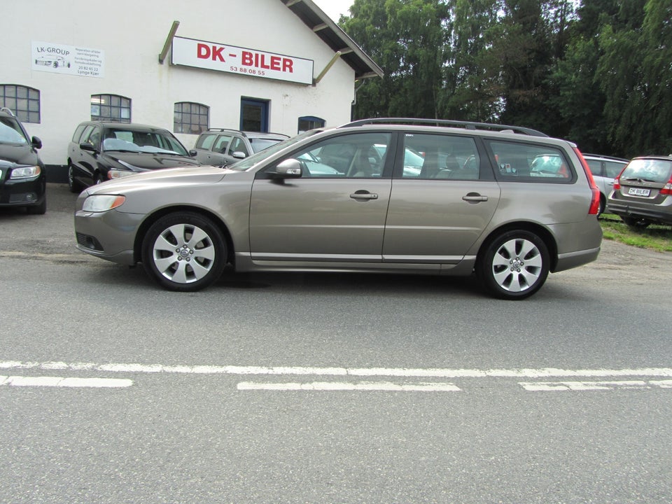 Volvo V70 2,5 T Momentum aut. 5d