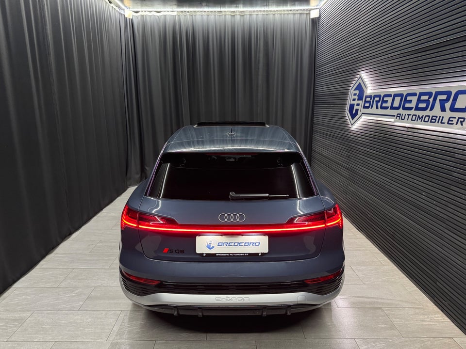 Audi SQ8 e-tron quattro 5d