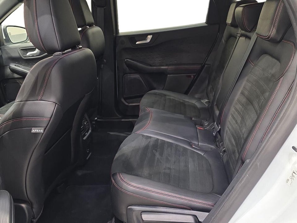 Ford Kuga 2,5 PHEV ST-Line X CVT 5d