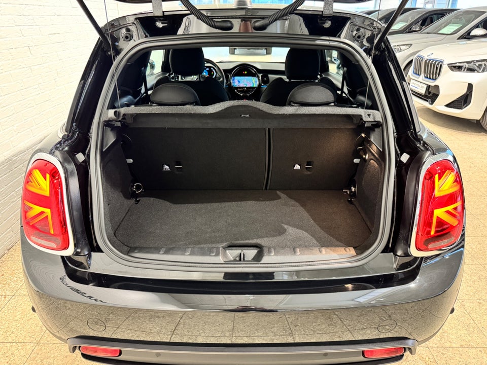 MINI Cooper SE Classic Trim 3d