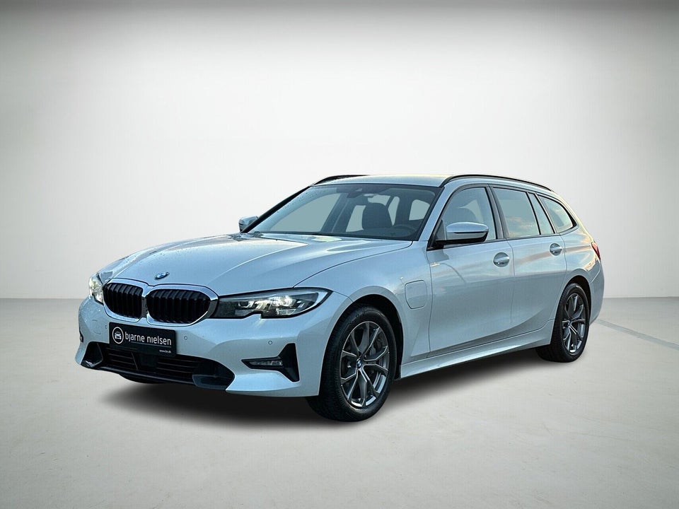 BMW 330e 2,0 Touring Sport Line aut. 5d