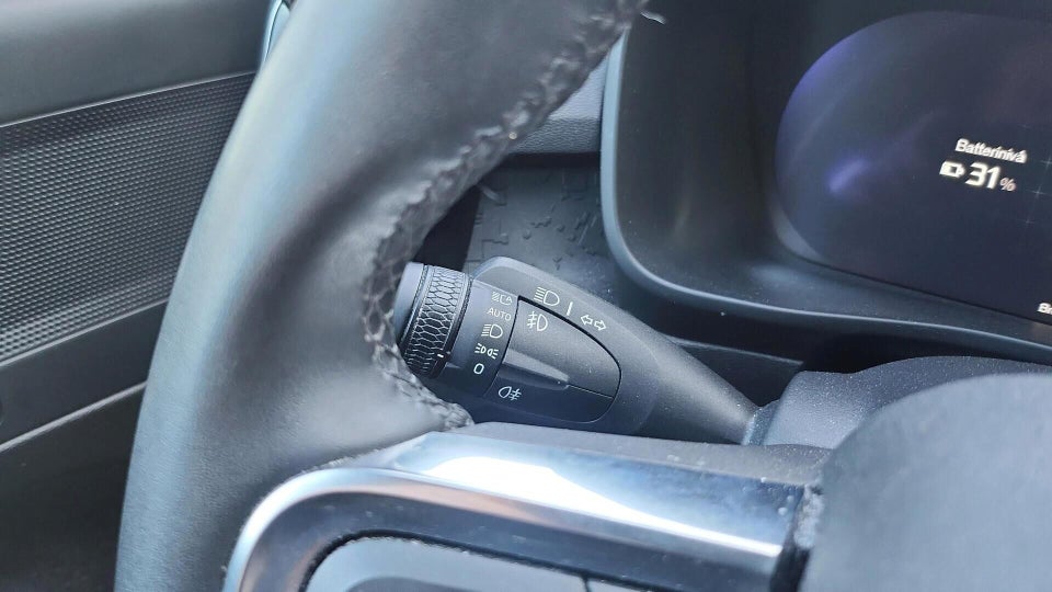 Volvo XC40 ReCharge Extended Range Plus 5d