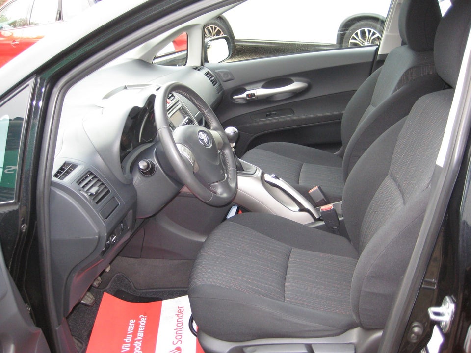 Toyota Auris 1,6 T2 5d