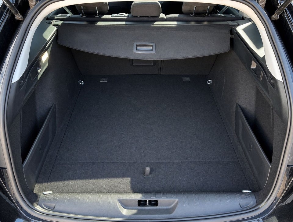 Peugeot 308 1,2 e-THP 130 Allure Sky SW 5d
