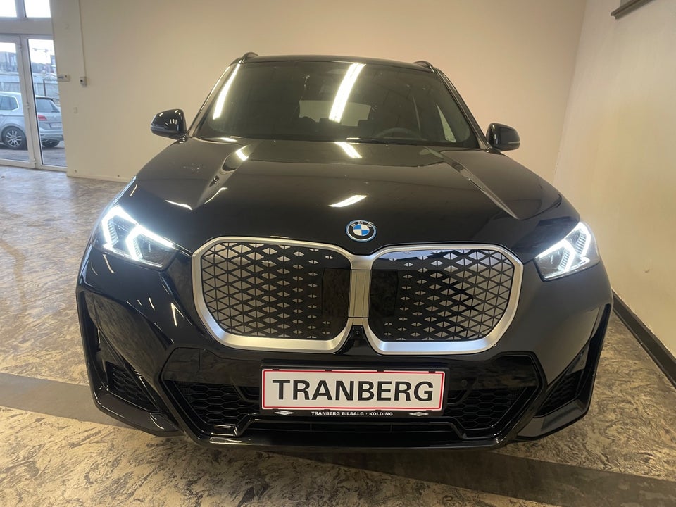 BMW iX1 eDrive20 Fully Charged 5d