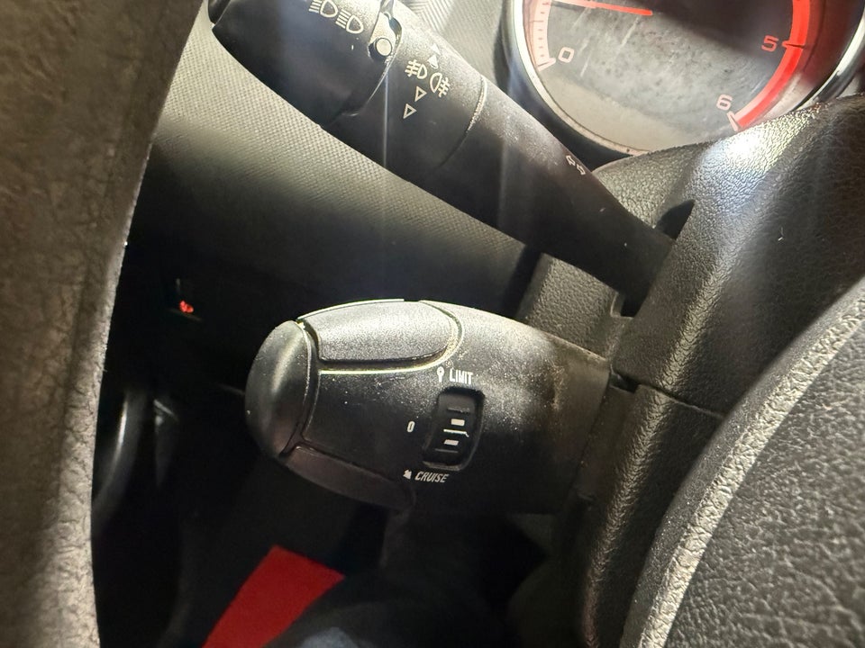 Peugeot 308 1,6 HDi 90 Comfort+ stc. 5d