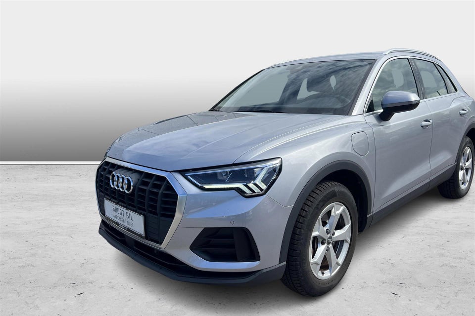 Audi Q3 45 TFSi e Attitude+ S-tr. 5d