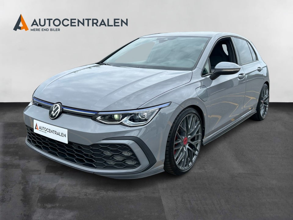 VW Golf VIII 1,4 GTE DSG 5d