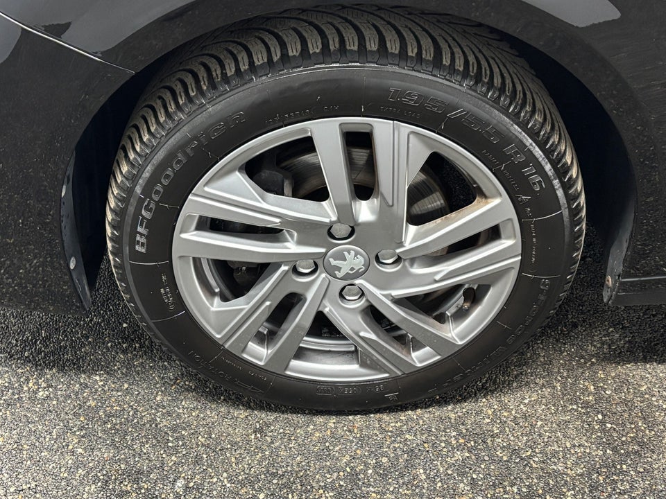 Peugeot 208 1,5 BlueHDi 100 Allure Sky 5d